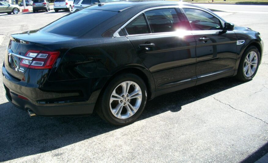 2015 Ford Taurus SEL FWD