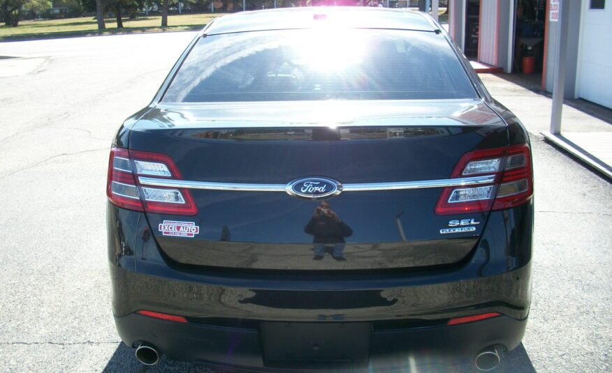 2015 Ford Taurus SEL FWD