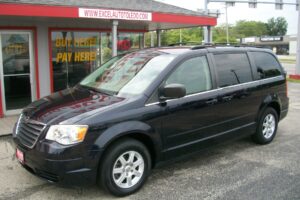 2010 Chrysler Town & Country LX