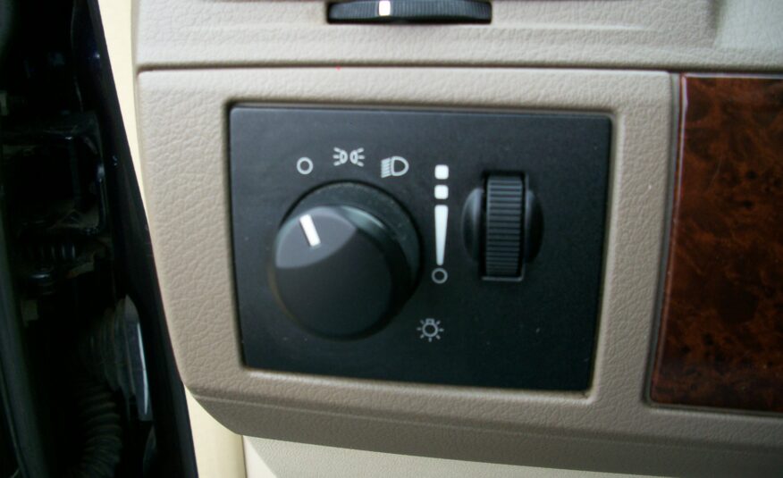 2010 Chrysler Town & Country LX