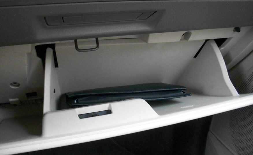 2010 Chrysler Town & Country LX