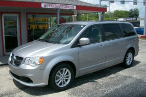 2015 DODGE GRAND CARAVAN SXT - LOW MILES