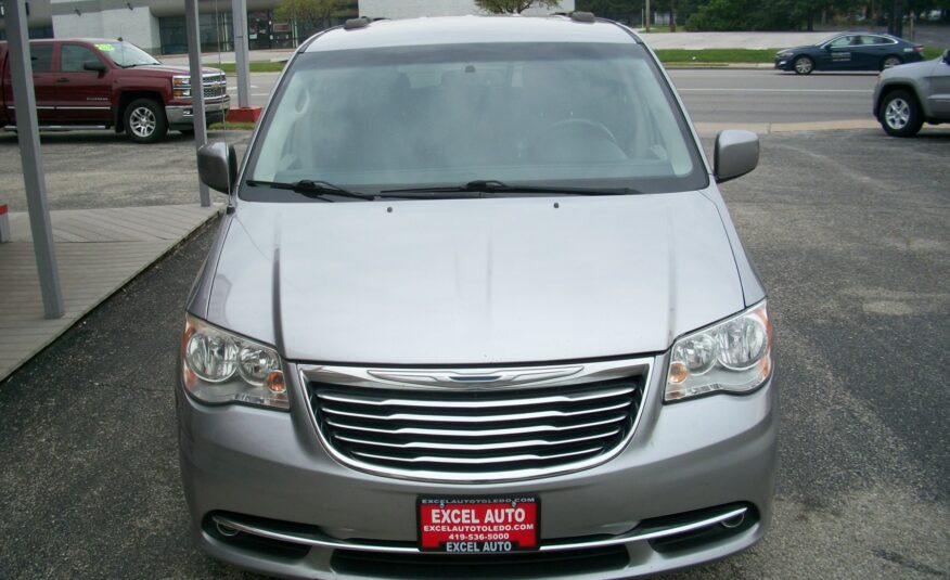 2016 Chrysler Town & Country Touring