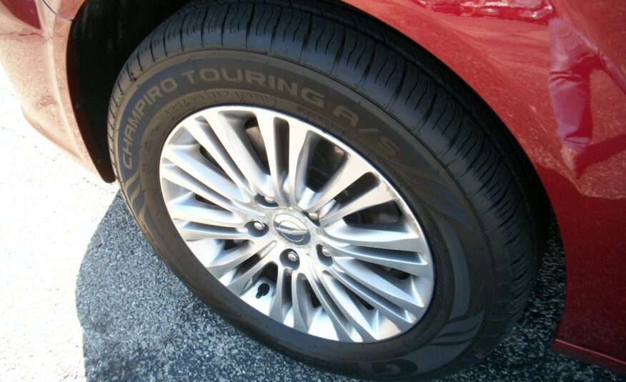 2014 Chrysler Town & Country Touring-L 30th Anniversary Edition