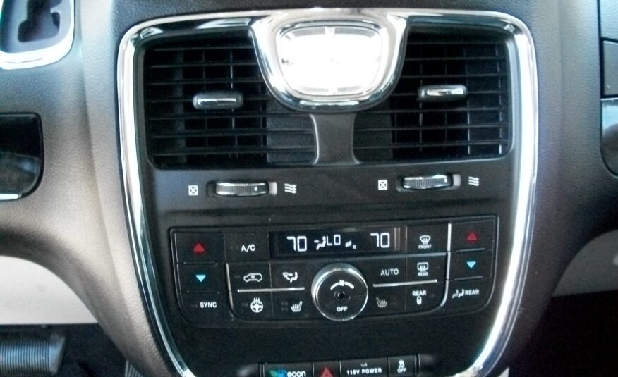 2014 Chrysler Town & Country Touring-L 30th Anniversary Edition