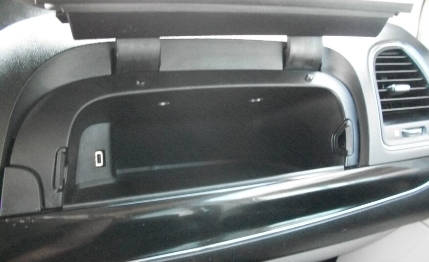 2014 Chrysler Town & Country Touring-L 30th Anniversary Edition