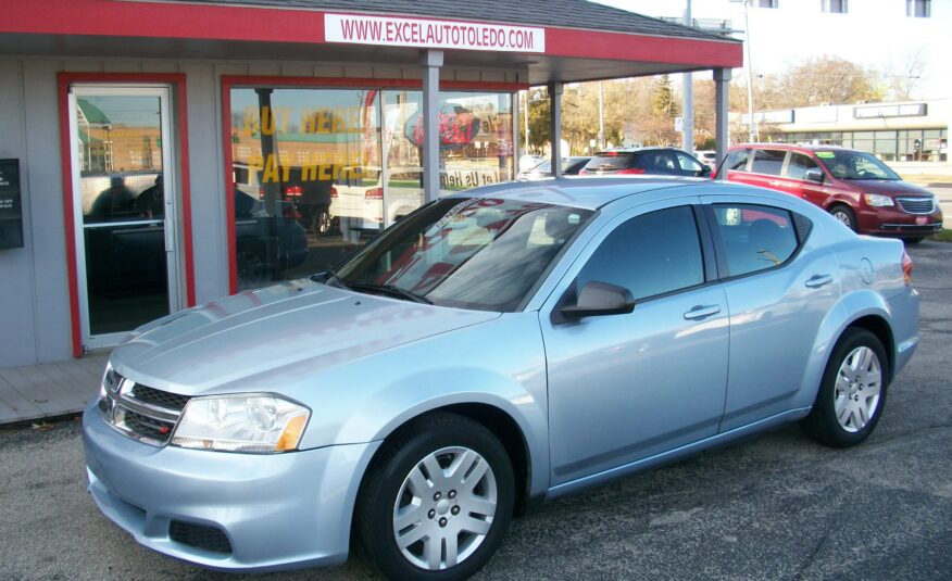 2013 Dodge Avenger SE's photo