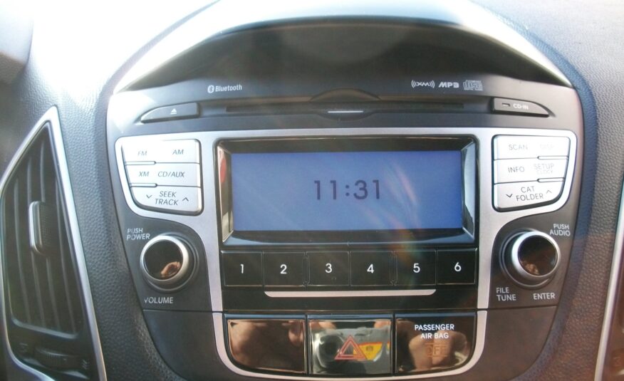 2011 Hyundai Tucson Limited - Photo 9