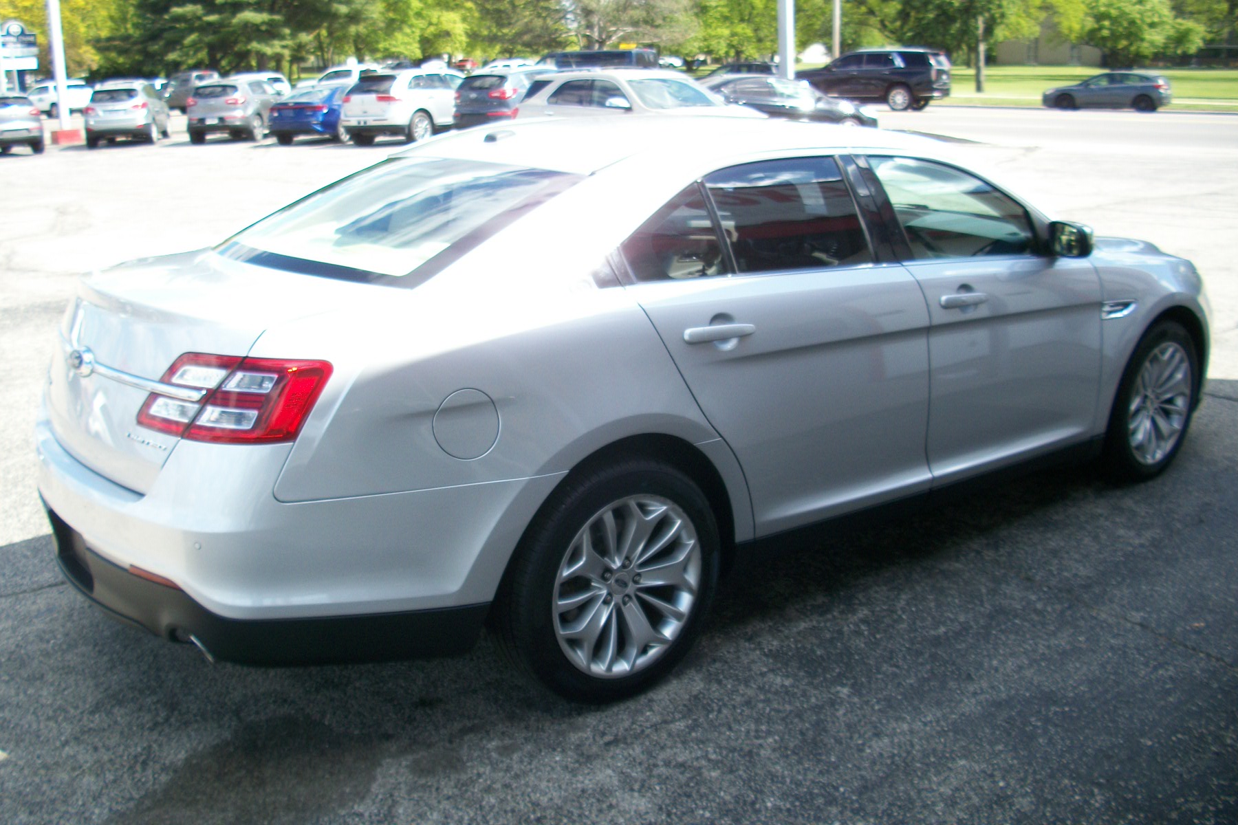 2019 Ford Taurus Limited