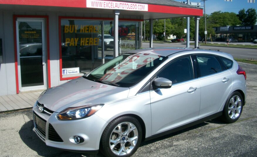 2014 Ford Focus 5 Door Hatch Titanium's photo