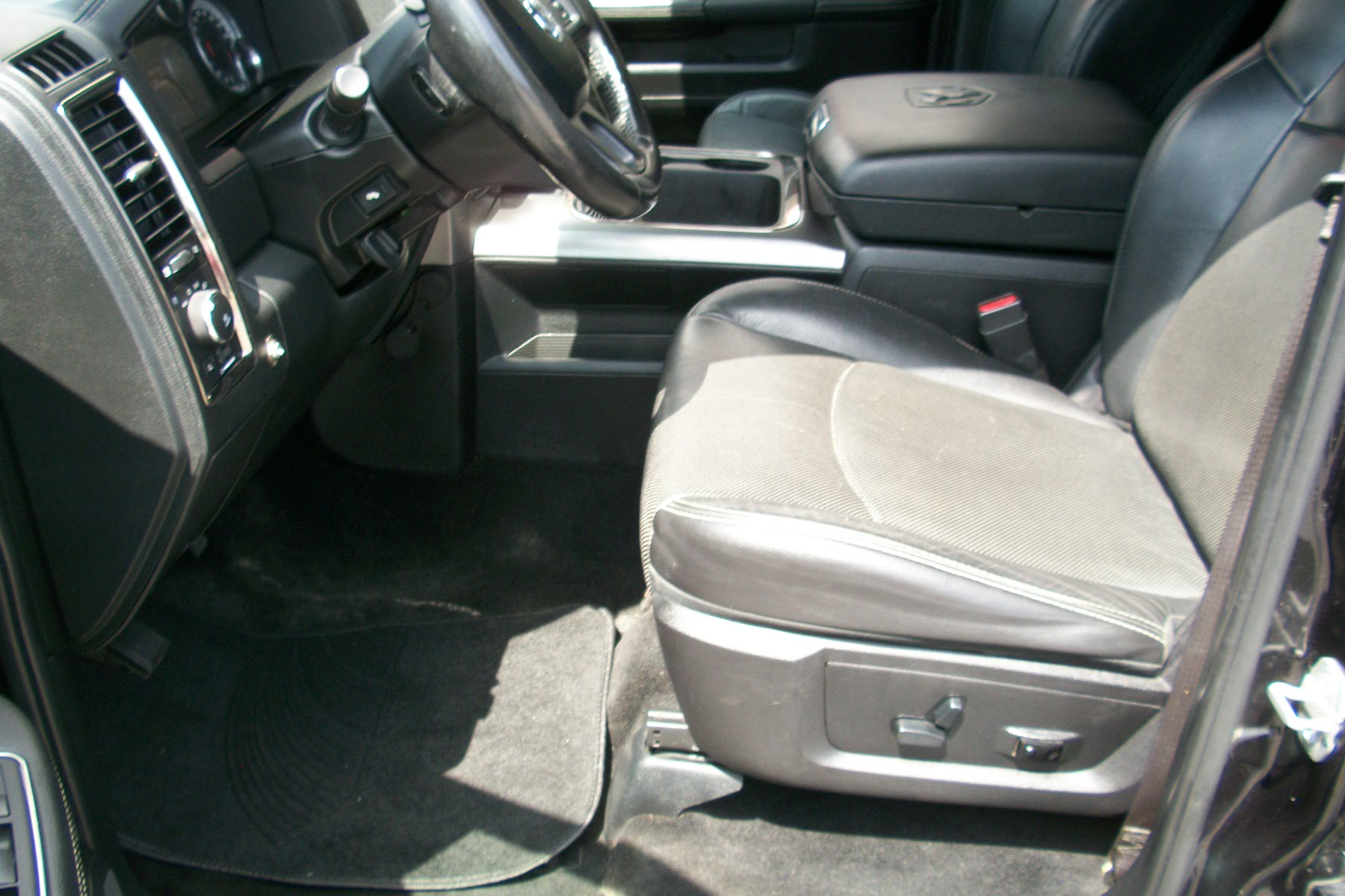 2015 RAM 1500 Sport Crew Cab SWB 4WD