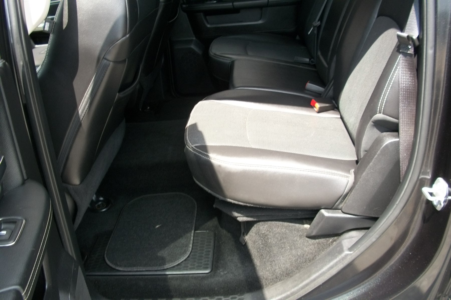 2015 RAM 1500 Sport Crew Cab SWB 4WD