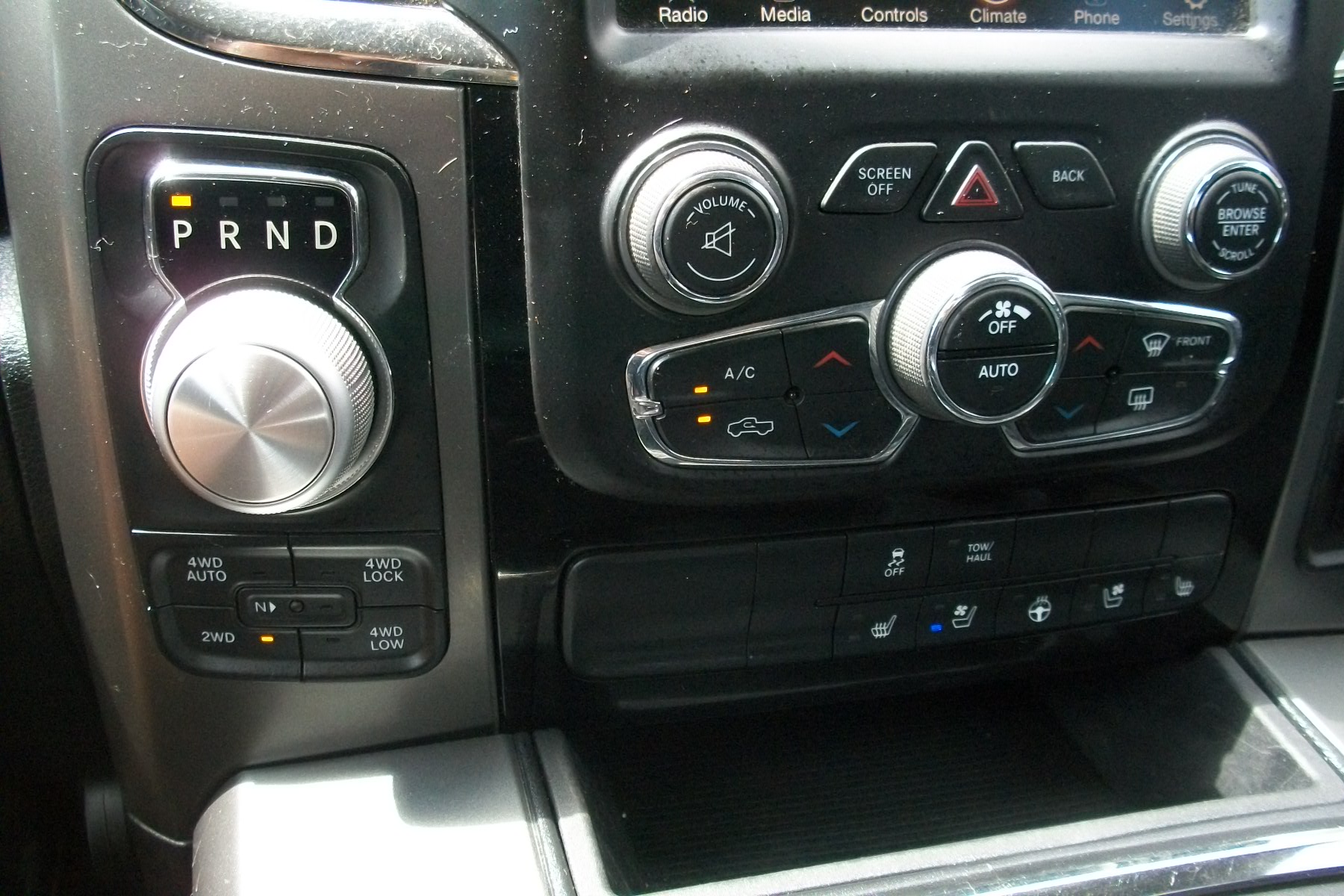 2015 RAM 1500 Sport Crew Cab SWB 4WD