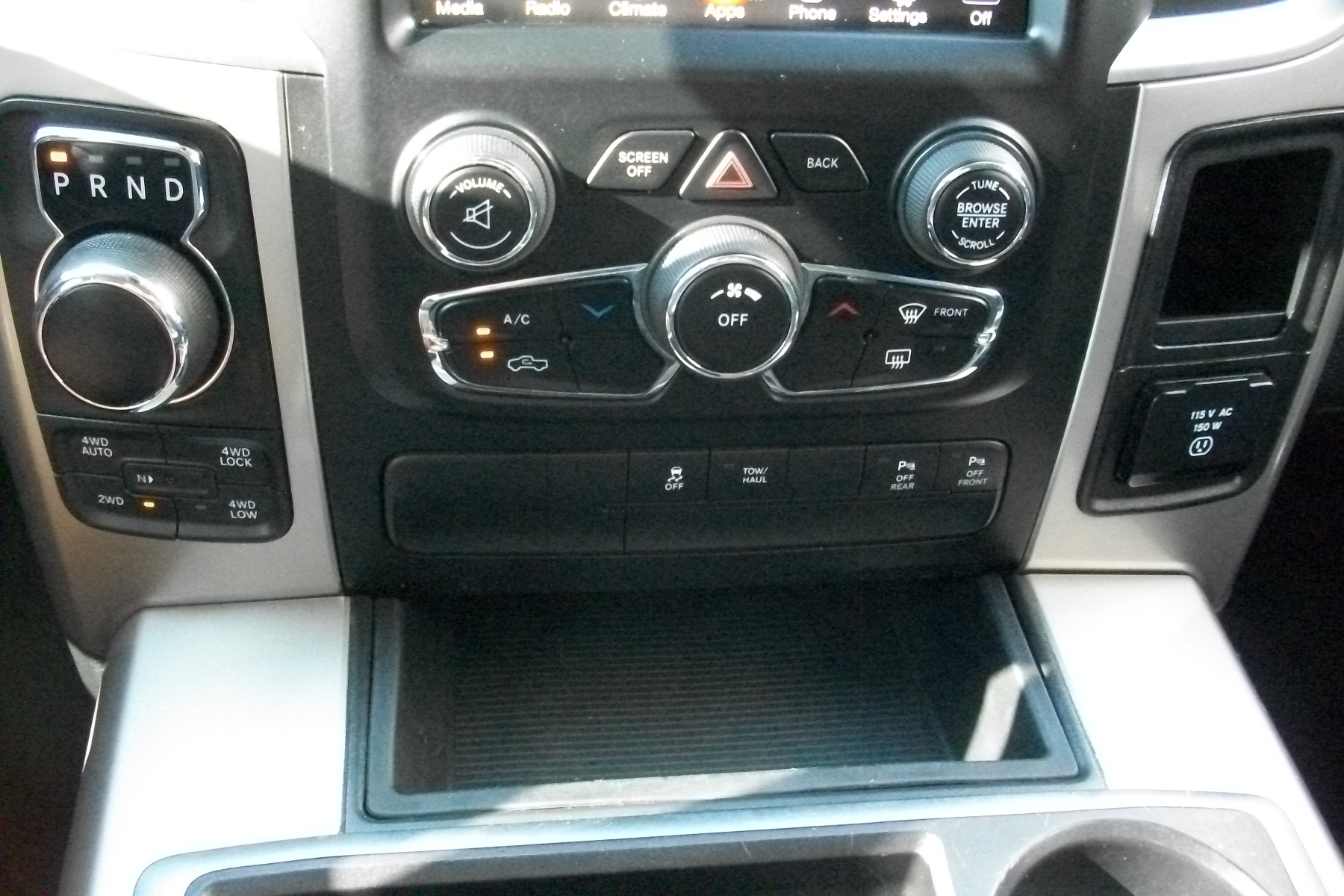2015 RAM 1500 Big Horn Crew Cab 4WD